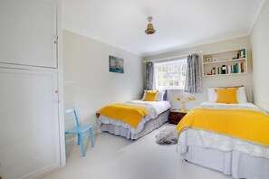 Iron/ironing board, travel cot, free WiFi, bed sheets - 2 Bed in Ufford (oc-sfmcu) (Ufford)
