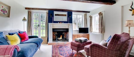 Télévision, cheminée