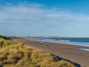 Beach - 4 Bed in Alnwick (oc-80484) (Newton-by-the-Sea)