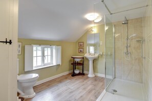 Towels - 2 Bed in Iken (oc-sfboo) (Iken)