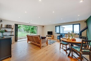 TV - 1 Bed in Woolacombe (oc-nestal) (Woolacombe)
