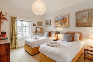 4 Schlafzimmer, Bügeleisen/Bügelbrett, kostenloses WLAN, Bettwäsche