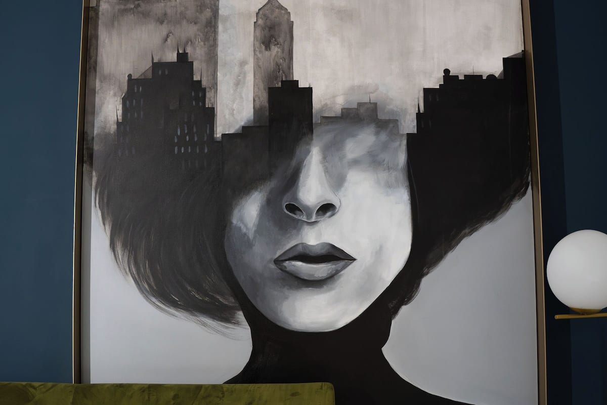 Junior-Suite, Blick auf den Innenhof | Zimmersafe, schallisolierte Zimmer, kostenloses WLAN