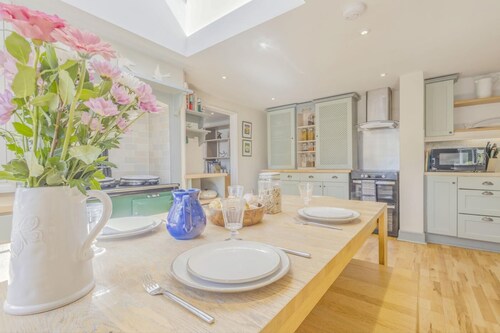 3 Bed in Woodbridge (oc-sfdor)