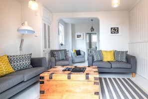 TV - 4 Bed in Aldeburgh (oc-sfhan7) (Aldeburgh)