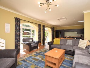 TV - 4 Bed in Alnwick (oc-80496) (Newton-by-the-Sea)