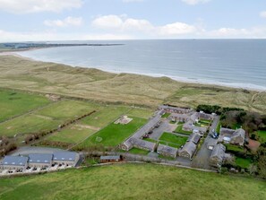 Exterior - 4 Bed in Alnwick (oc-80496) (Newton-by-the-Sea)