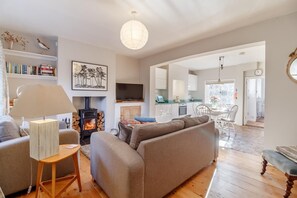 TV, fireplace - 2 Bed in Orford (oc-sflpo) (Orford)