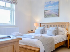 Travel cot, free WiFi, bed sheets - 3 Bed in Alnwick (oc-80489) (Newton-by-the-Sea)