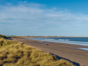 Beach - 3 Bed in Alnwick (oc-80489) (Newton-by-the-Sea)