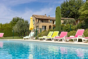 Pool - Peace and space in Vaison-la-Romaine for 16 people. (Saint-Romain-en-Viennois)