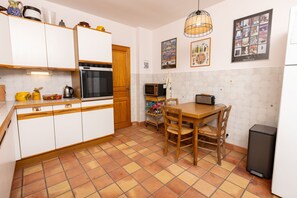 Private kitchen - Peace and space in Vaison-la-Romaine for 16 people. (Saint-Romain-en-Viennois)
