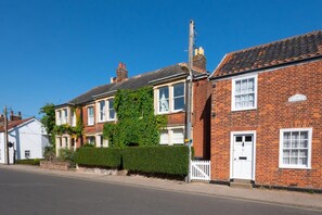 Exterior - 5 Bed in Southwold (oc-sfamo) (Southwold)