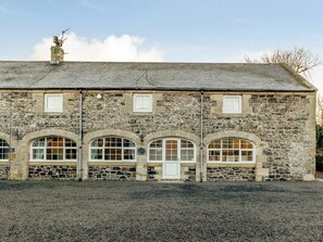 Exterior - 3 Bed in Alnwick (oc-80492) (Newton-by-the-Sea)