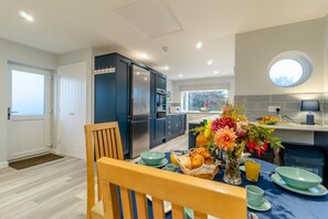 Dining - 2 Bed in Snape (oc-sfvin) (Church Common)