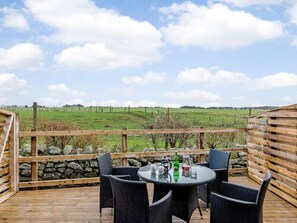Outdoor dining - 2 Bed in Alnwick (oc-80500) (Newton-by-the-Sea)