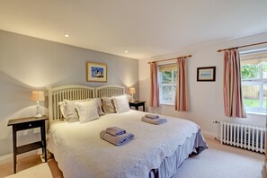 Iron/ironing board, free WiFi, bed sheets - 2 Bed in Snape (oc-sfoms) (Snape)