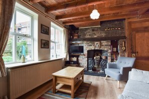 TV - 2 Bed in Whitby (oc-w1032) (Whitby)