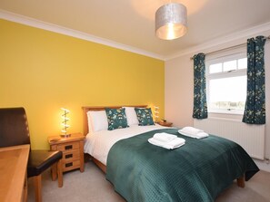 Travel crib, free WiFi, bed sheets - 3 Bed in Alnwick (oc-80493) (Newton-by-the-Sea)