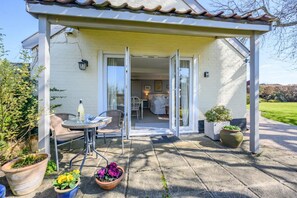 Outdoor dining - 1 Bed in Snape (oc-sfgcs) (Snape)