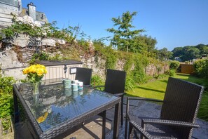 Outdoor dining - 2 Bed in Padstow (oc-p00632) (Padstow)