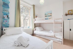 2 bedrooms, iron/ironing board, free WiFi, bed sheets - 2 Bed in Whitby (oc-w1028) (Whitby)