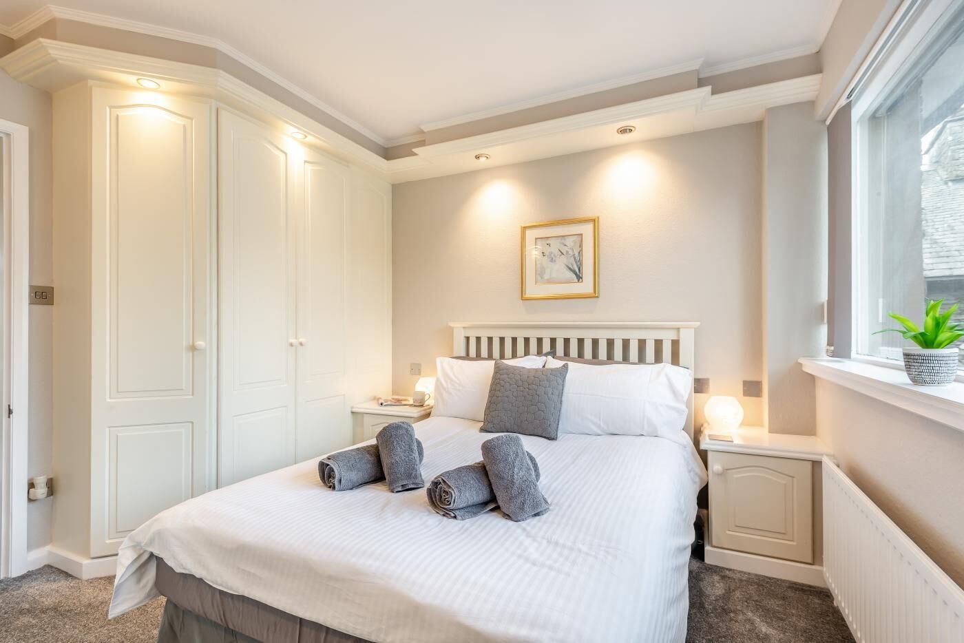 Fer et planche à repasser, Wi-Fi gratuit, draps fournis