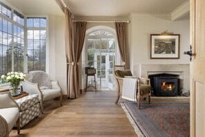 Interior - Beautifully presented dog friendly three bedroom - Brewery Cottage (Upper Swell)
