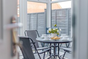 Dining - 3 Bed in Overstrand (oc-p34096) (Overstrand)