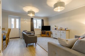 TV - 3 Bed in Overstrand (oc-p34096) (Overstrand)
