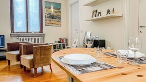 Dining - Isola Gargigliano Suite (Milan)