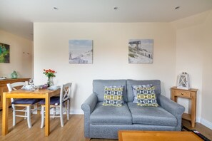 TV - 1 Bed in Sheringham (oc-1845) (Sheringham)