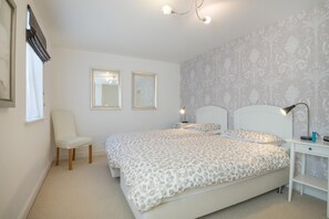 Free WiFi, bed sheets - 2 Bed in Tetbury (oc-l34108) (Tetbury)