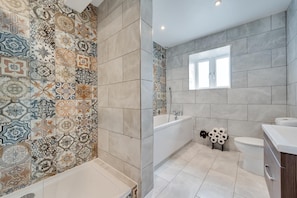 Hair dryer, towels - 4 Bed in Aberystwyth (oc-bow304) (Rhos-y-garth)