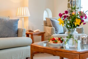 TV - 1 Bed in St. Merryn (oc-p00645) (Saint Merryn)