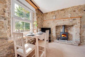 Dining - 1 Bed in Saundersfoot (oc-pw9269) (Saundersfoot)