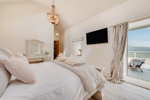 Iron/ironing board, travel cot, free WiFi, bed sheets - 3 Bed in Trawsfynydd (oc-wag718) (Trawsfynydd)