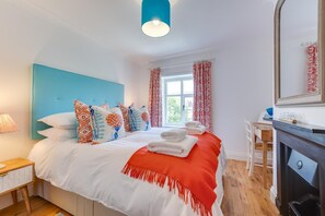 Iron/ironing board, travel cot, free WiFi, bed sheets - 4 Bed in Northrepps (oc-2332) (Northrepps)