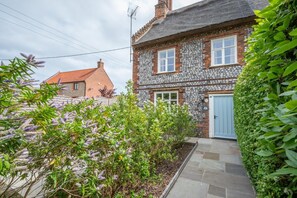 Exterior - 4 Bed in Northrepps (oc-2332) (Northrepps)