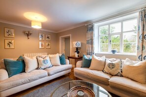 TV - 4 Bed in Northrepps (oc-2332) (Northrepps)