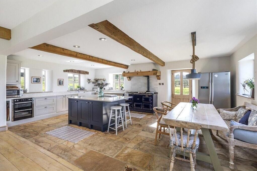 Microondas, horno, lavavajillas y periquera 