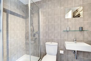 Hair dryer, towels - 2 Bed in Padstow (oc-p00670) (Padstow)