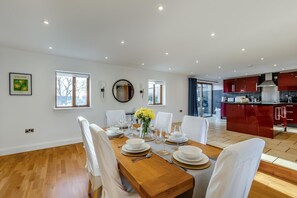 Dining - 3 Bed in Rhydyfelin (oc-y34179) (Rhydyfelin)