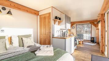 Iron/ironing board, travel crib, bed sheets