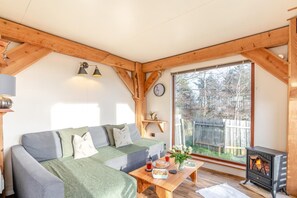 TV - 1 Bed in Newton In Bowland (oc-h34065) (Newton)