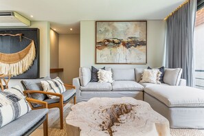 Living area - Spectacular 2-bedroom luxury retreat: pool views (Tulum)