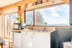 Microwave, oven, highchair, cookware/dishes/utensils - 1 Bed in Newton In Bowland (oc-h34064) (Newton)