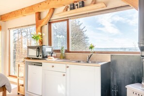 Microwave, oven, highchair, cookware/dishes/utensils - 1 Bed in Newton In Bowland (oc-h34064) (Newton)