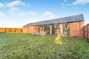 Exterior - 2 Bed in Clipston (oc-o34219) (Clipston)