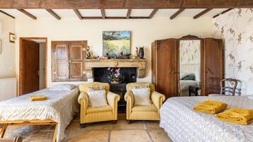 1 habitación, wifi y ropa de cama